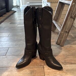 Dingo Western Boots - 7.5